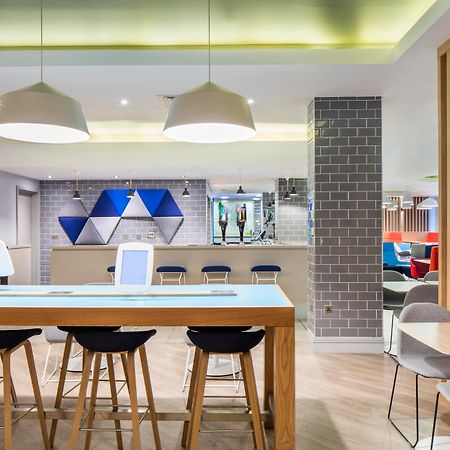 Holiday Inn Express Belfast City By Ihg Экстерьер фото