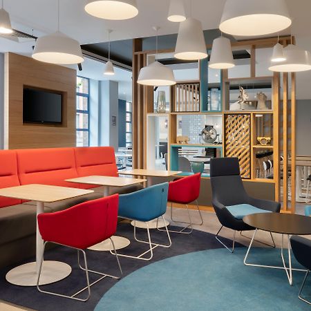 Holiday Inn Express Belfast City By Ihg Экстерьер фото