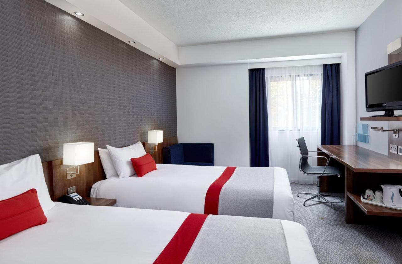 Holiday Inn Express Belfast City By Ihg Экстерьер фото