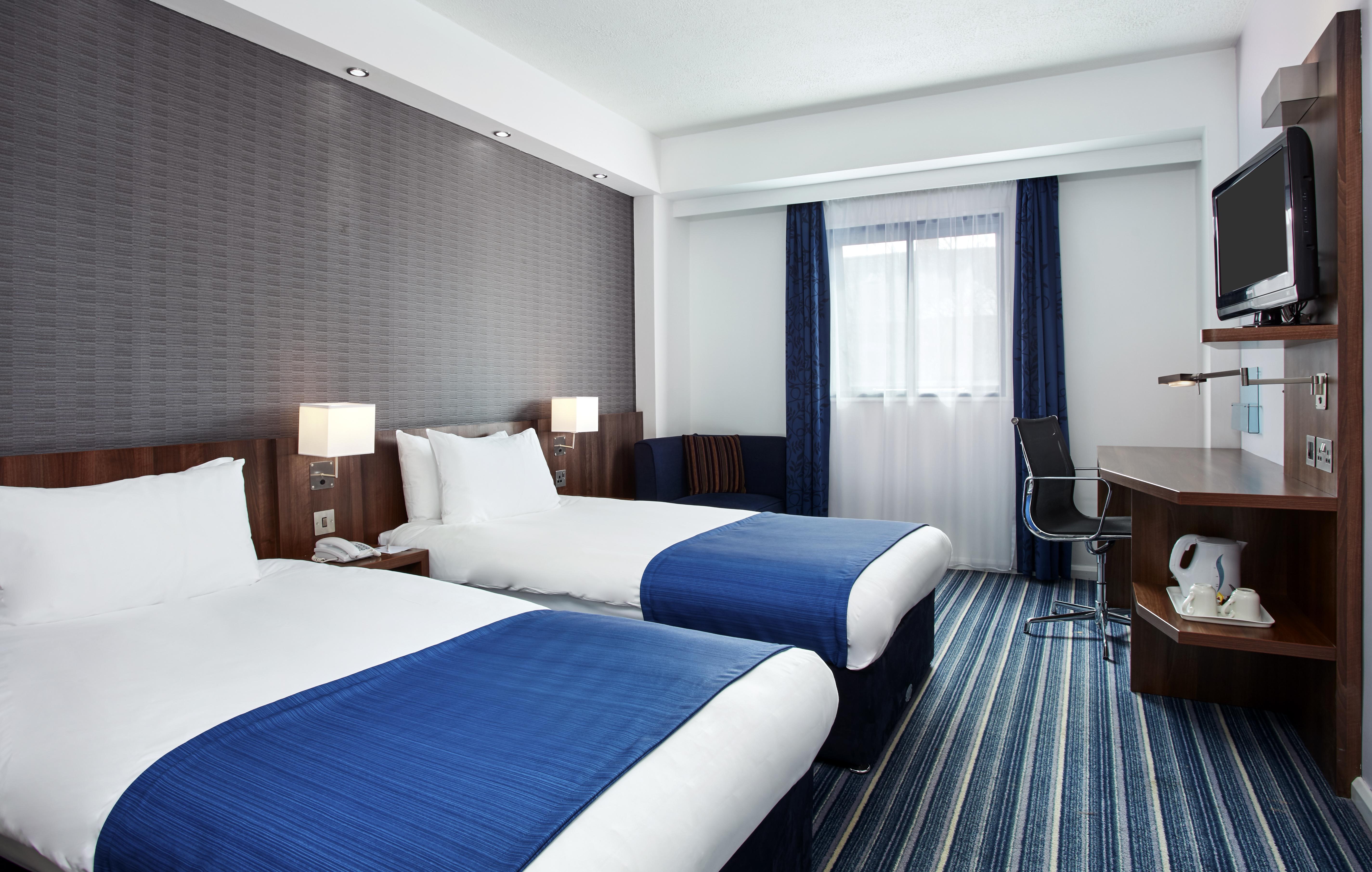 Holiday Inn Express Belfast City By Ihg Экстерьер фото
