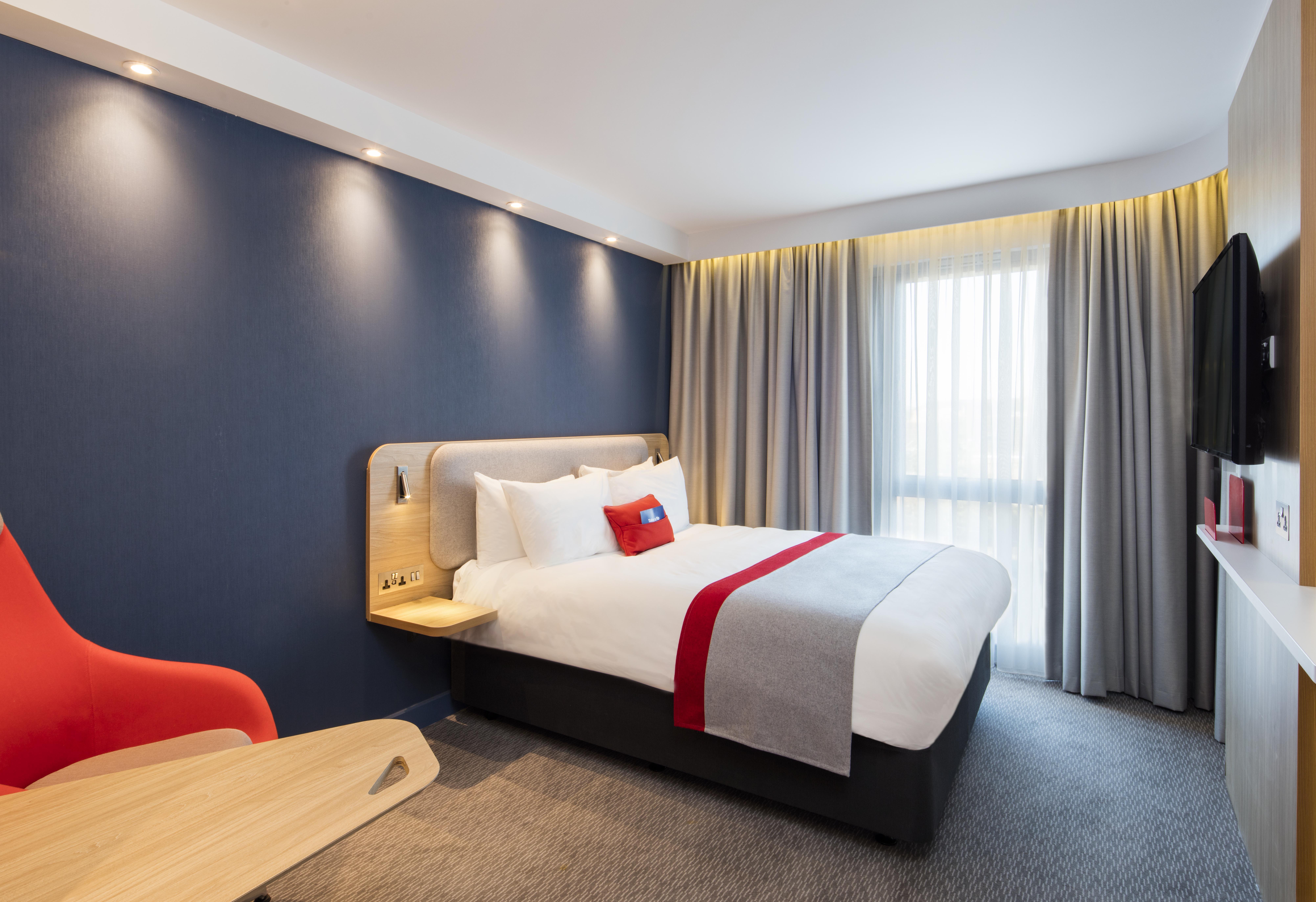 Holiday Inn Express Belfast City By Ihg Экстерьер фото