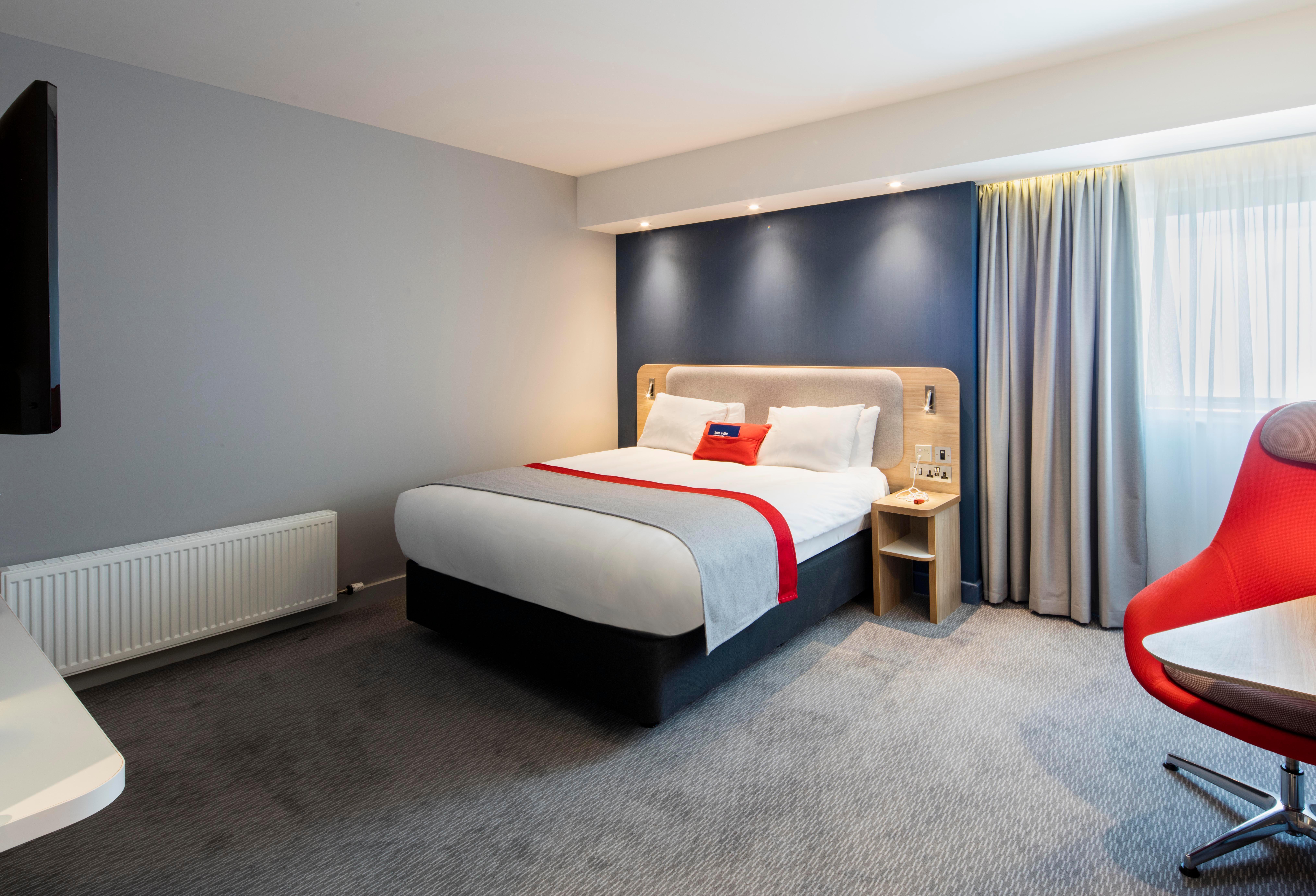 Holiday Inn Express Belfast City By Ihg Экстерьер фото