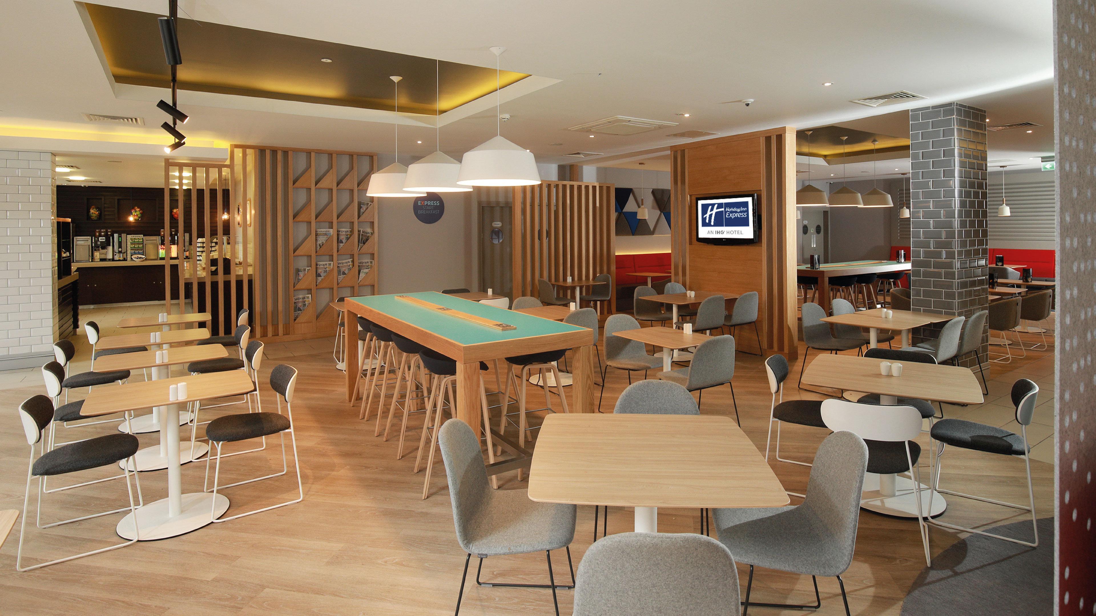 Holiday Inn Express Belfast City By Ihg Экстерьер фото