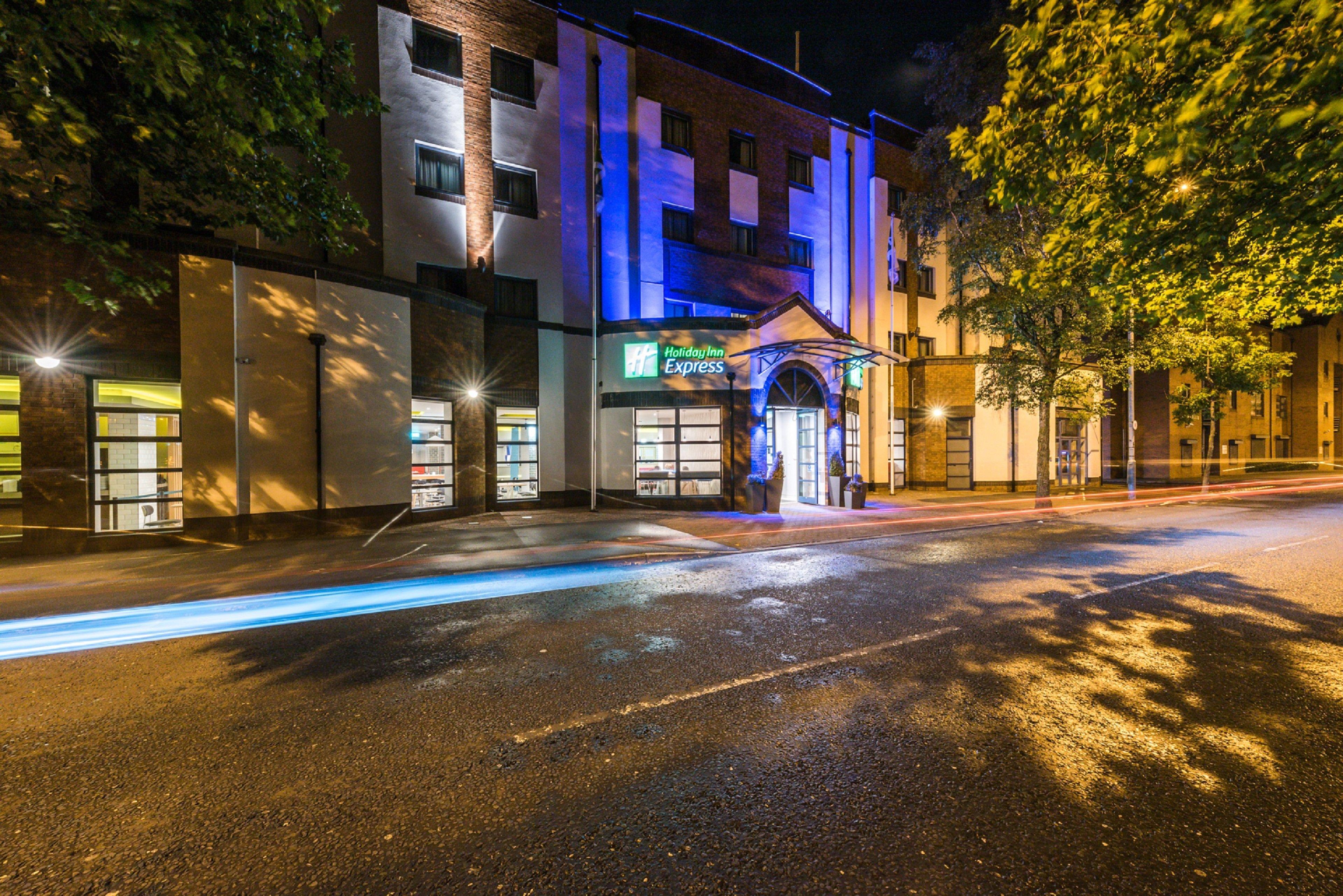 Holiday Inn Express Belfast City By Ihg Экстерьер фото