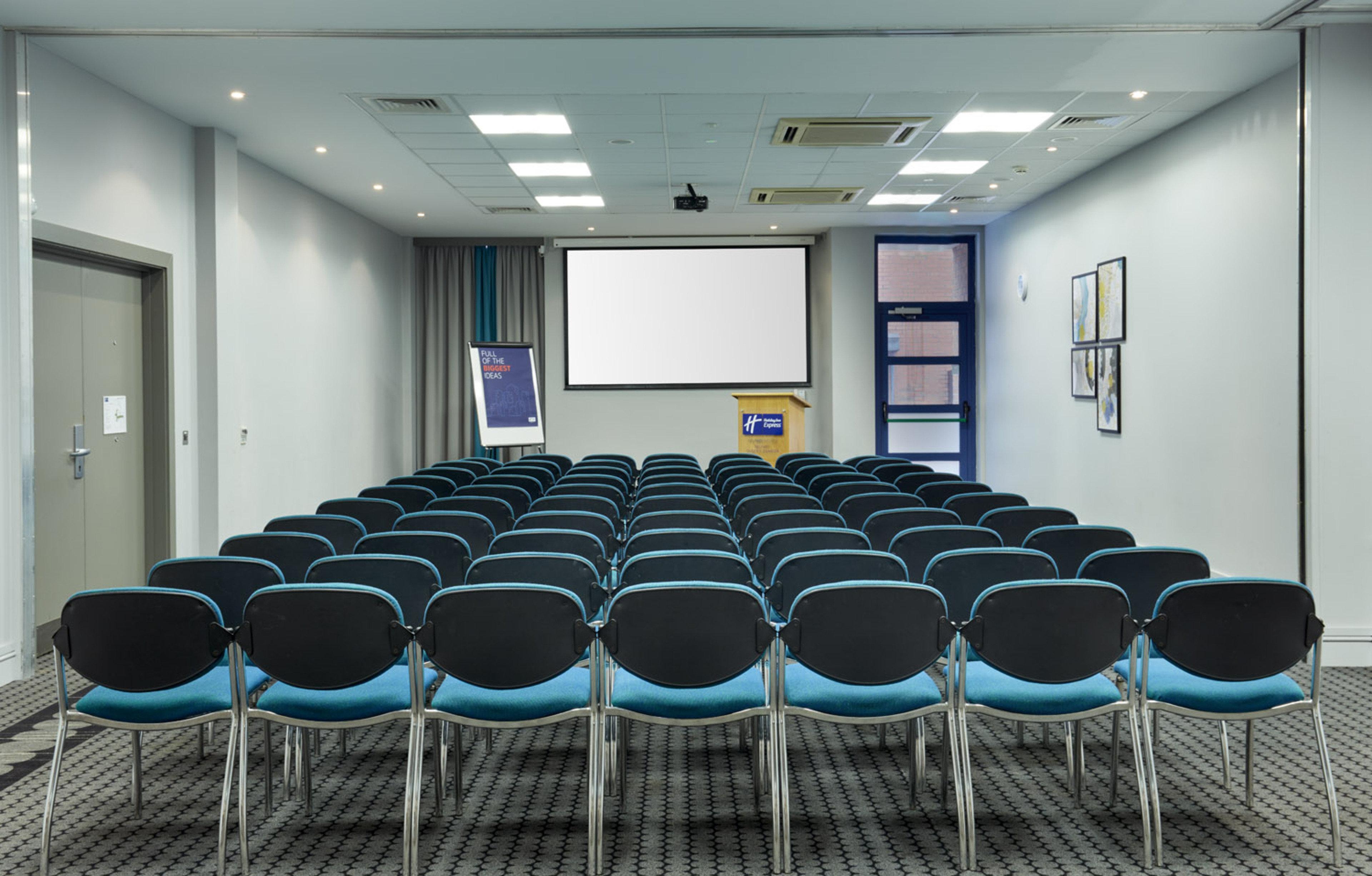 Holiday Inn Express Belfast City By Ihg Экстерьер фото