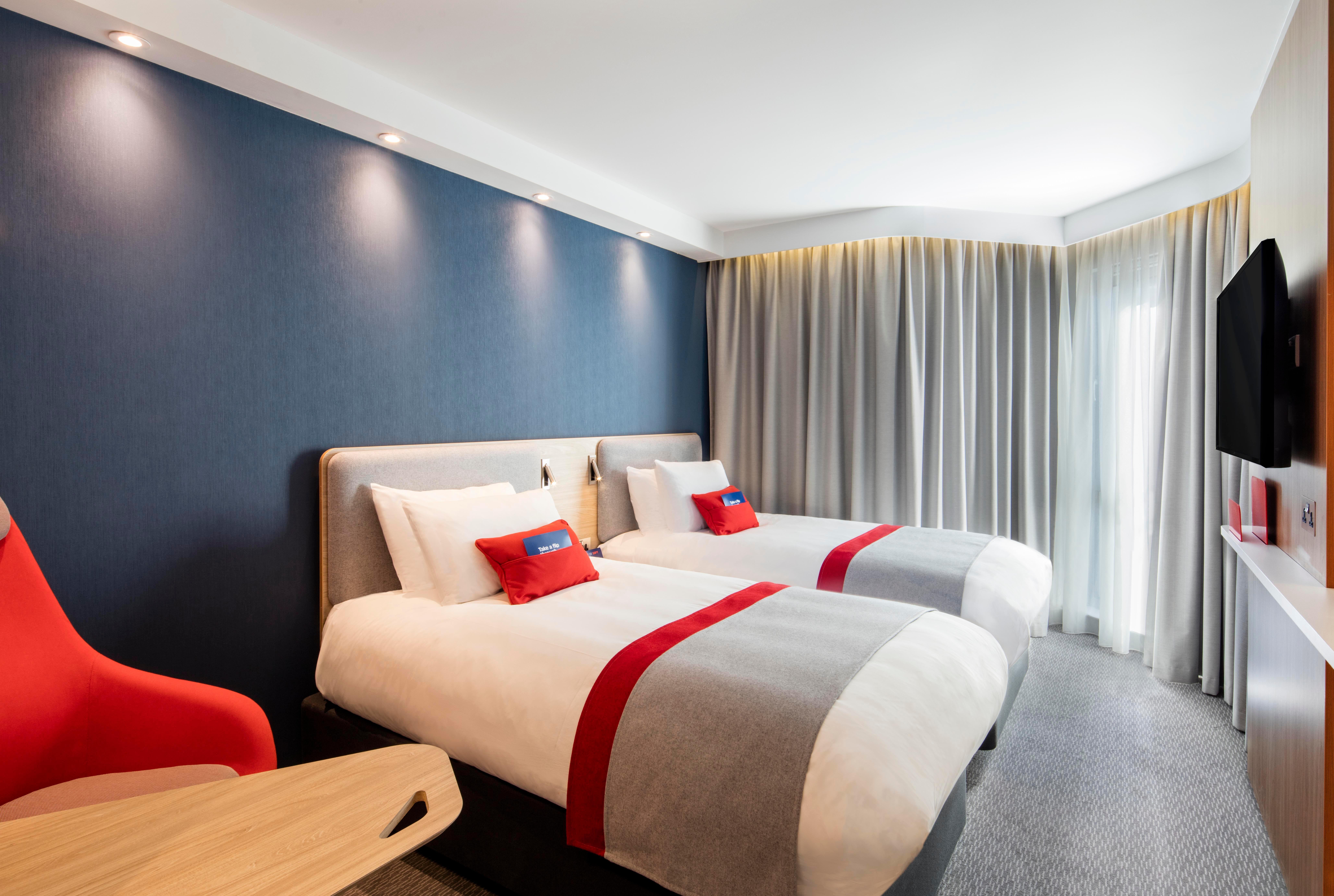 Holiday Inn Express Belfast City By Ihg Экстерьер фото