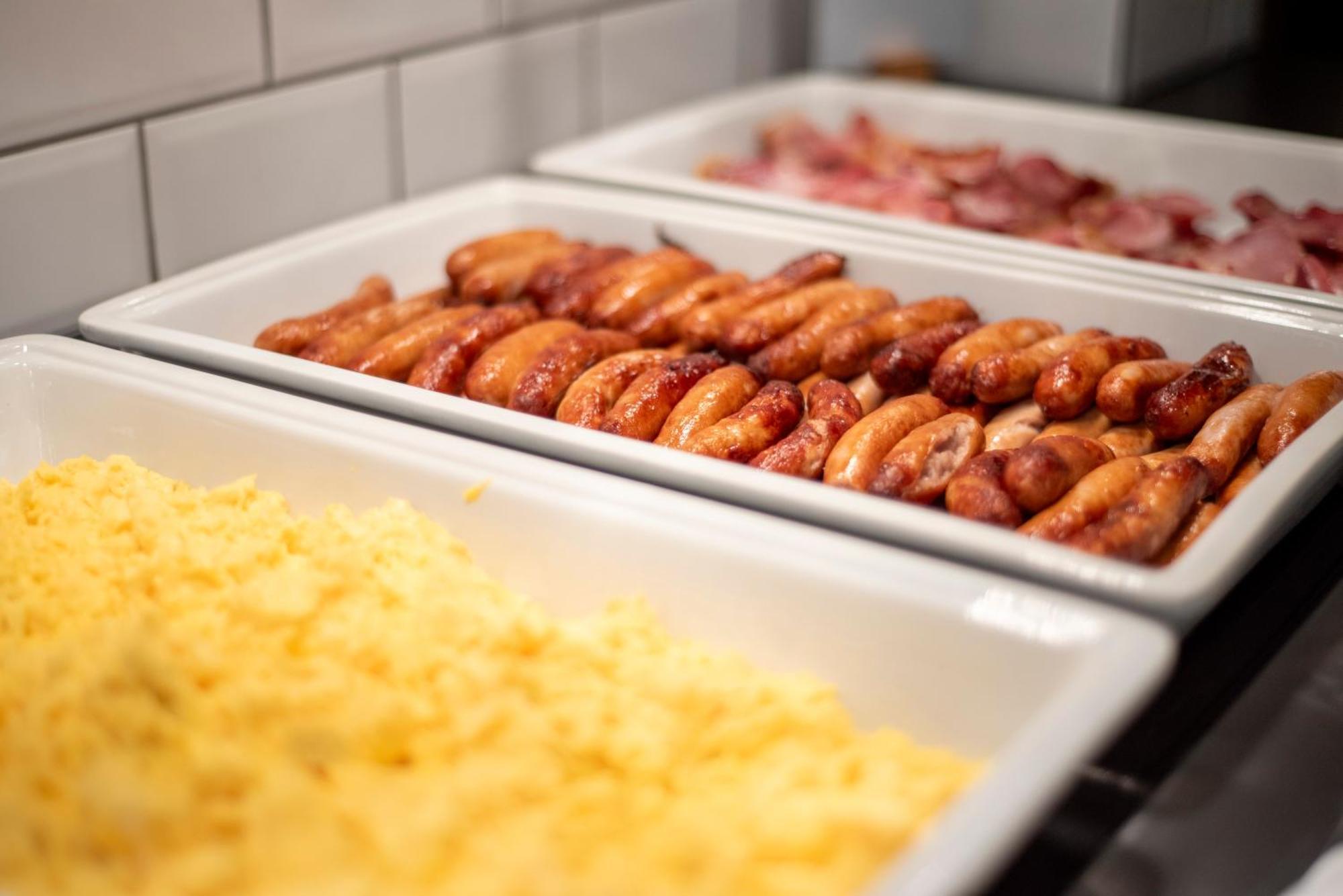 Holiday Inn Express Belfast City By Ihg Экстерьер фото
