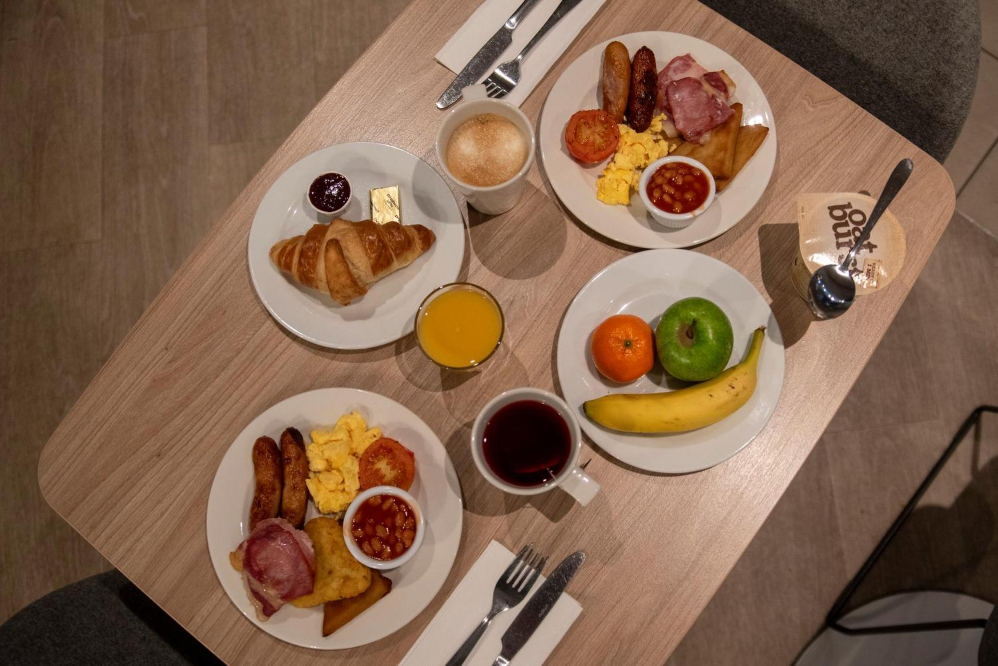 Holiday Inn Express Belfast City By Ihg Экстерьер фото